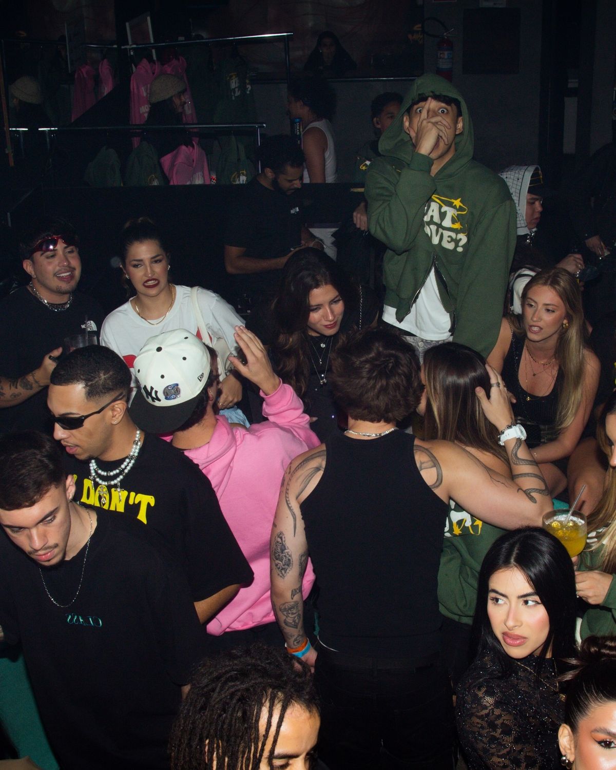 Pista cheia no evento Tears x Galleria Bar